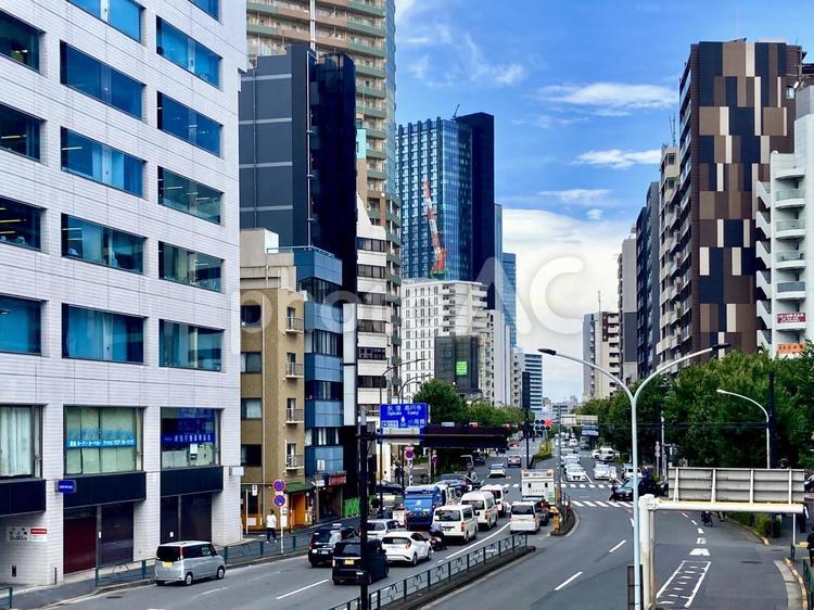 西新宿で北新宿で大久保な交差点 街並み,ビル,ビジネス街の写真素材