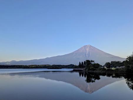 夕方の逆さ富士 夕方の逆さ富士 富士山,自然,風景の写真素材