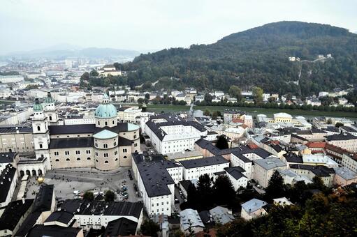 ザルツブルク大聖堂と旧市街の街並み﻿ ザルツブルク,オーストリア,ヨーロッパの写真素材