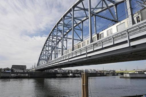 東西線の鉄橋の写真