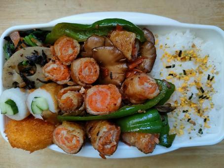 にんじん肉巻き弁当！ お弁当,手作り,お昼ご飯の写真素材