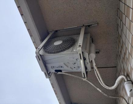 高いところの室外機 高いところの室外機 高いところ,室外機,エアコンの写真素材