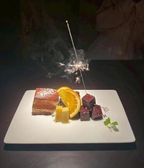 バースデープレート バースデーケーキ,ケーキ,デザートの写真素材