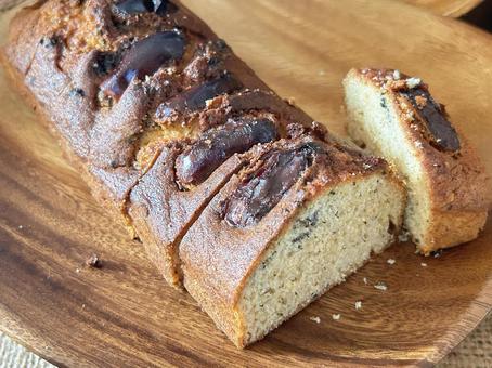 デーツが乗ったパウンドケーキ パウンドケーキ,ケーキ,手作りの写真素材