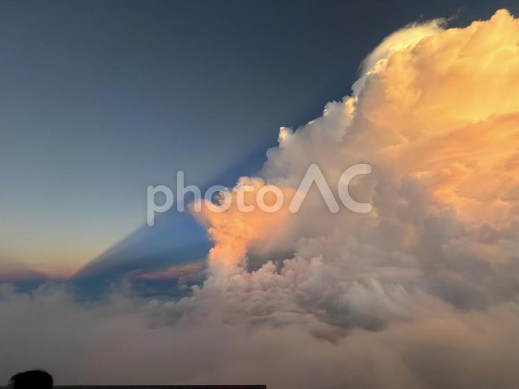夕暮れ 富士山,雲,絶景の写真素材