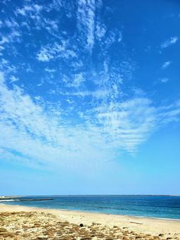 ある昼の綺麗な海 風景,風景素材,綺麗の写真素材