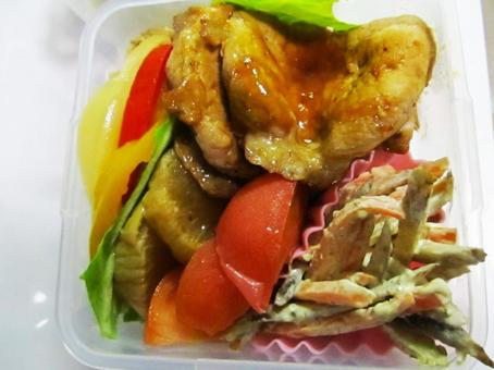 手作り弁当8のおかずのアップ 手作り弁当8のおかずのアップの写真