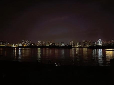 夜のお台場から見た景色 東京湾と摩天楼 夜のお台場から見た景色 東京湾と摩天楼 海,りんかい線,東京の写真素材