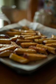 香ばしい焼き芋スティック 焼き芋,さつまいも,サツマイモの写真素材
