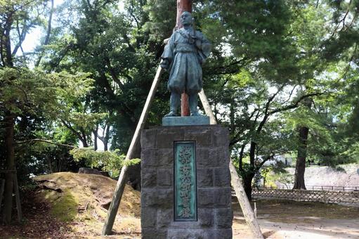堀部安兵衛の銅像、新発田城跡前、新潟県 堀部安兵衛の銅像、新発田城跡前、新潟県 堀部安兵衛,銅像,新発田城の写真素材
