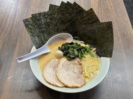 家系ラーメン ラーメン,とんこつ,食べ物の写真素材