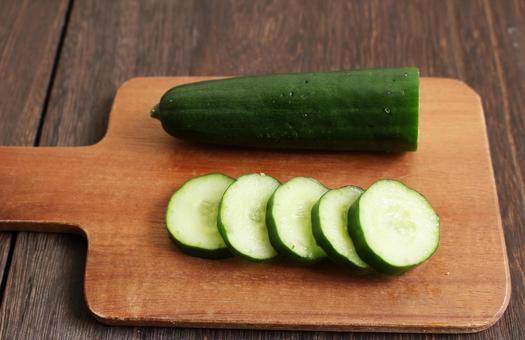 カットしたきゅうり カットしたきゅうり きゅうり,野菜,緑色の写真素材