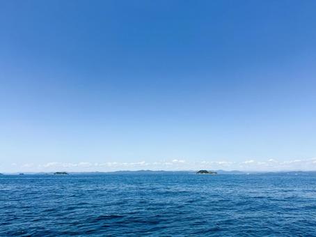 美しい青い海と青い空 美しい青い海と青い空 海,空,波の写真素材