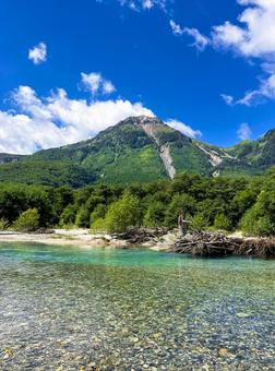 大正池と焼岳 上高地 大正池と焼岳 上高地 大正池,焼岳,上高地の写真素材