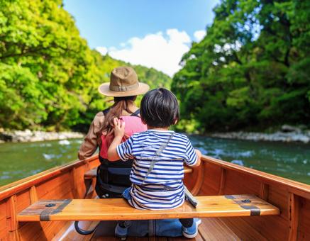 カヌーで川下り!楽しい夏休み カヌーで川下り!楽しい夏休みの写真