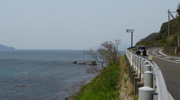 敦賀駅から横浜へ行く途中の海岸 敦賀駅から横浜へ行く途中の海岸の写真