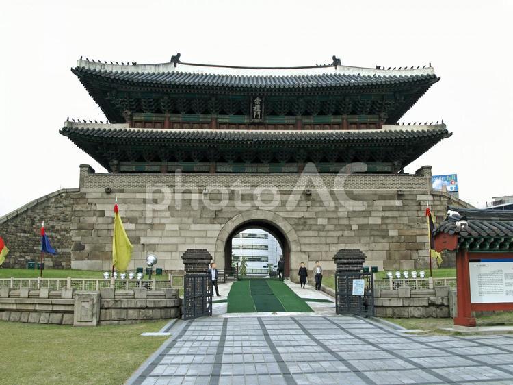 韓国　ソウル　南大門 韓国,ソウル,南大門の写真素材