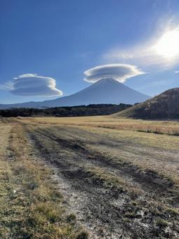 朝霧高原からの富士山の写真