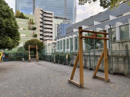 ターザンになる遊具 ターザンになる遊具 公園,遊具,遊びの写真素材