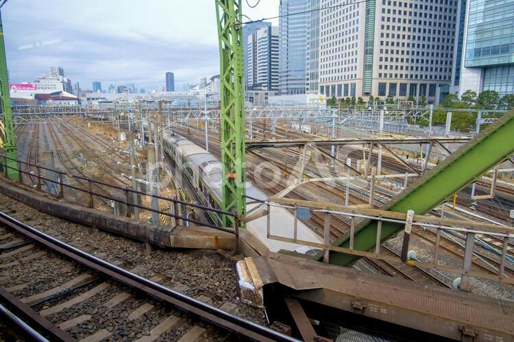京急線沿線の旅品川編 駅,北品川駅,八ツ山橋の写真素材