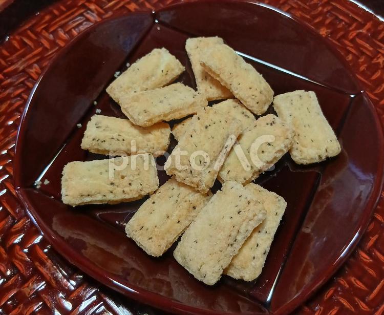 昆布出汁のサクサク揚げせんべい 揚げせんべい,煎餅,米菓子の写真素材