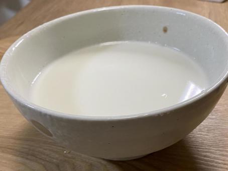 大きなどんぶりに作った杏仁豆腐 食べ物,美味しい,人物なしの写真素材