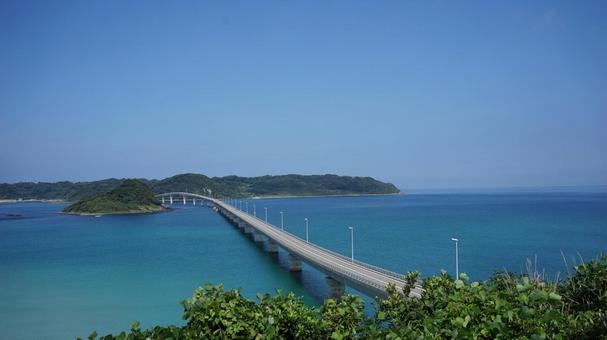 角島大橋とコバルトブルーの海 角島大橋とコバルトブルーの海 角島大橋,海,橋の写真素材