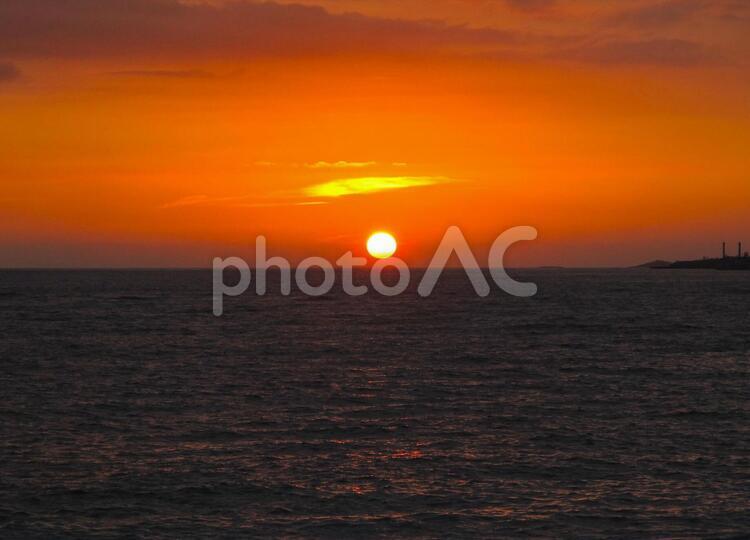 美ら海の夕日 サンセット,夕日,ビーチの写真素材