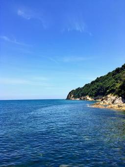 岬の向こうまで続く碧い海 岬の向こうまで続く碧い海の写真