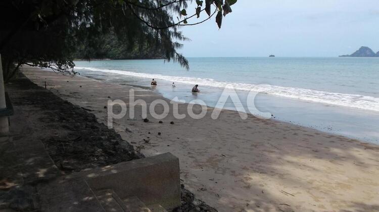 クラビ（タイのビーチリゾート）の砂浜 タイ,クラビ,ビーチの写真素材