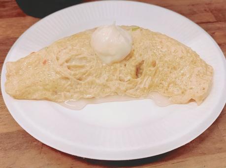 マヨネーズのったオムレツ マヨネーズのったオムレツの写真