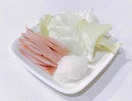 ソーセージサラダ ソーセージサラダ,ソーセージ,大根おろしの写真素材