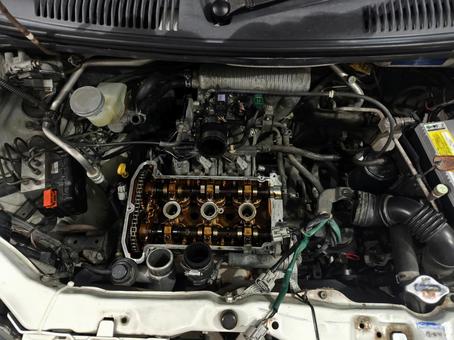 車のエンジン点検 エンジン分解,修理,エンジンルームの写真素材