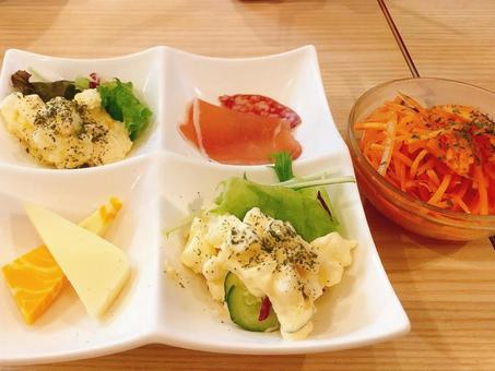 Appetizers at an Italian restaurant in Tokyo, JPG