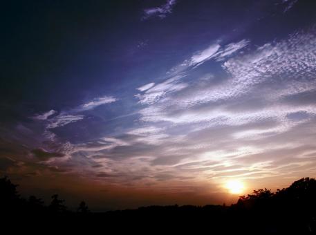 夕暮れ時の空 夕暮れ時の空の写真