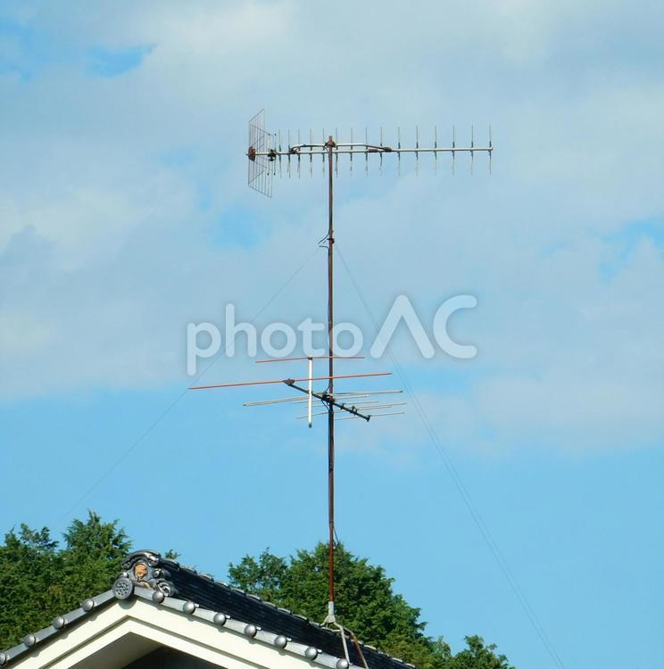 【風景写真】テレビ受信アンテナ アンテナ,テレビ,受信の写真素材