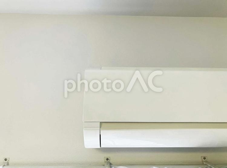 室内のエアコン エアコン,冷房,ルームエアコンの写真素材