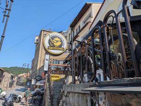 ヴェリコ・タルノヴォの町並み ヴェリコ・タルノヴォの町並みの写真