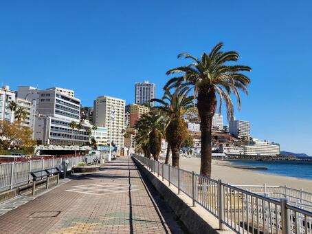 熱海の景色 熱海,建物,砂浜の写真素材