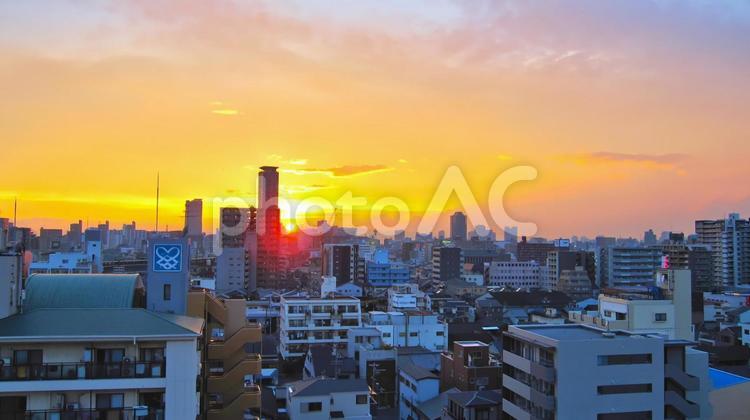 金色の空　大阪の夕焼け 夕焼け,夕暮れ,夕日の写真素材