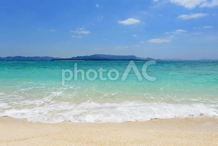 沖縄の美しい海と空 沖縄,海,ビーチの写真素材