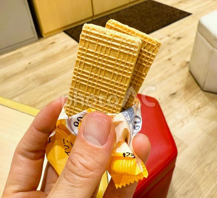 個包装のウエハース ウエハース,息抜き,シルバーの写真素材