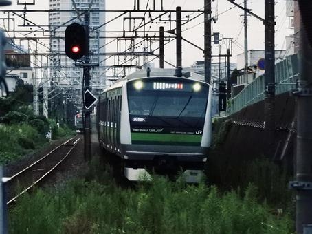十日市場に到着するJR横浜線E233系 十日市場に到着するJR横浜線E233系 横浜線,jr東日本,jrの写真素材