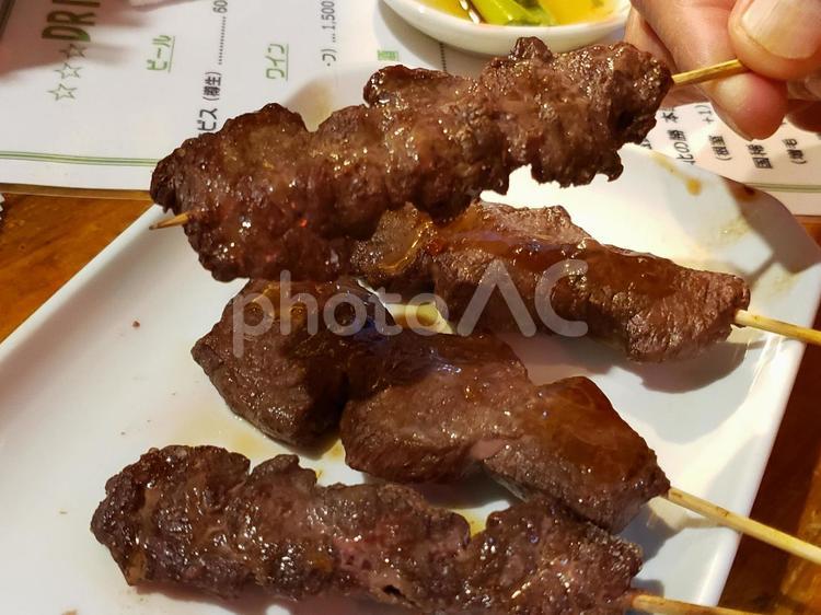 ジビエ串焼き　エゾシカ　ヒグマ 串,お肉,バーベキューの写真素材