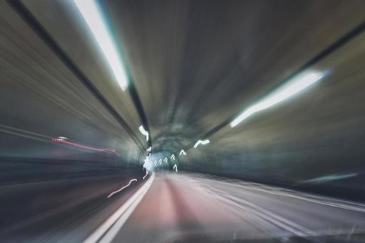 高速道路のトンネル風景 高速道路のトンネル風景の写真