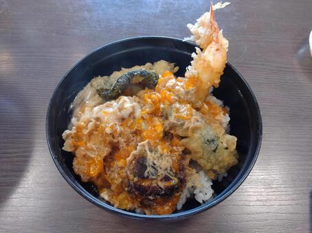 卵とじ天丼 天丼,卵とじ天丼,海老天丼の写真素材