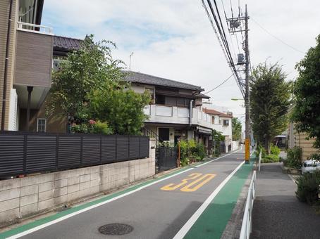 祖師ヶ谷の街並み(東京都・世田谷区) 祖師ヶ谷の街並み(東京都・世田谷区) 祖師ヶ谷通り,祖師ヶ谷,街並みの写真素材