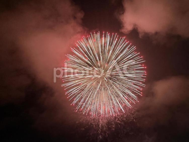 打ち上げ花火 花火,打ち上げ,打ち上げ花火の写真素材
