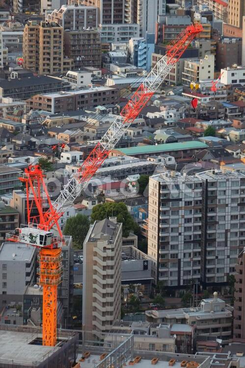 クレーンのある都市風景 クレーン,ビル,都市の写真素材