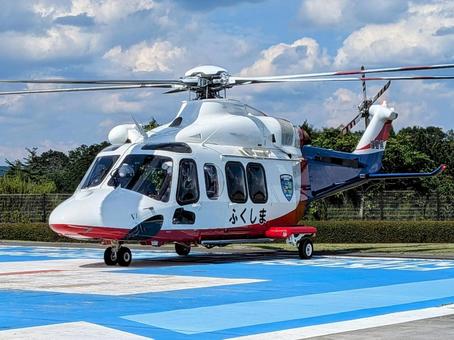 小休止 小休止 ヘリコプター,ドクターヘリ,空の写真素材
